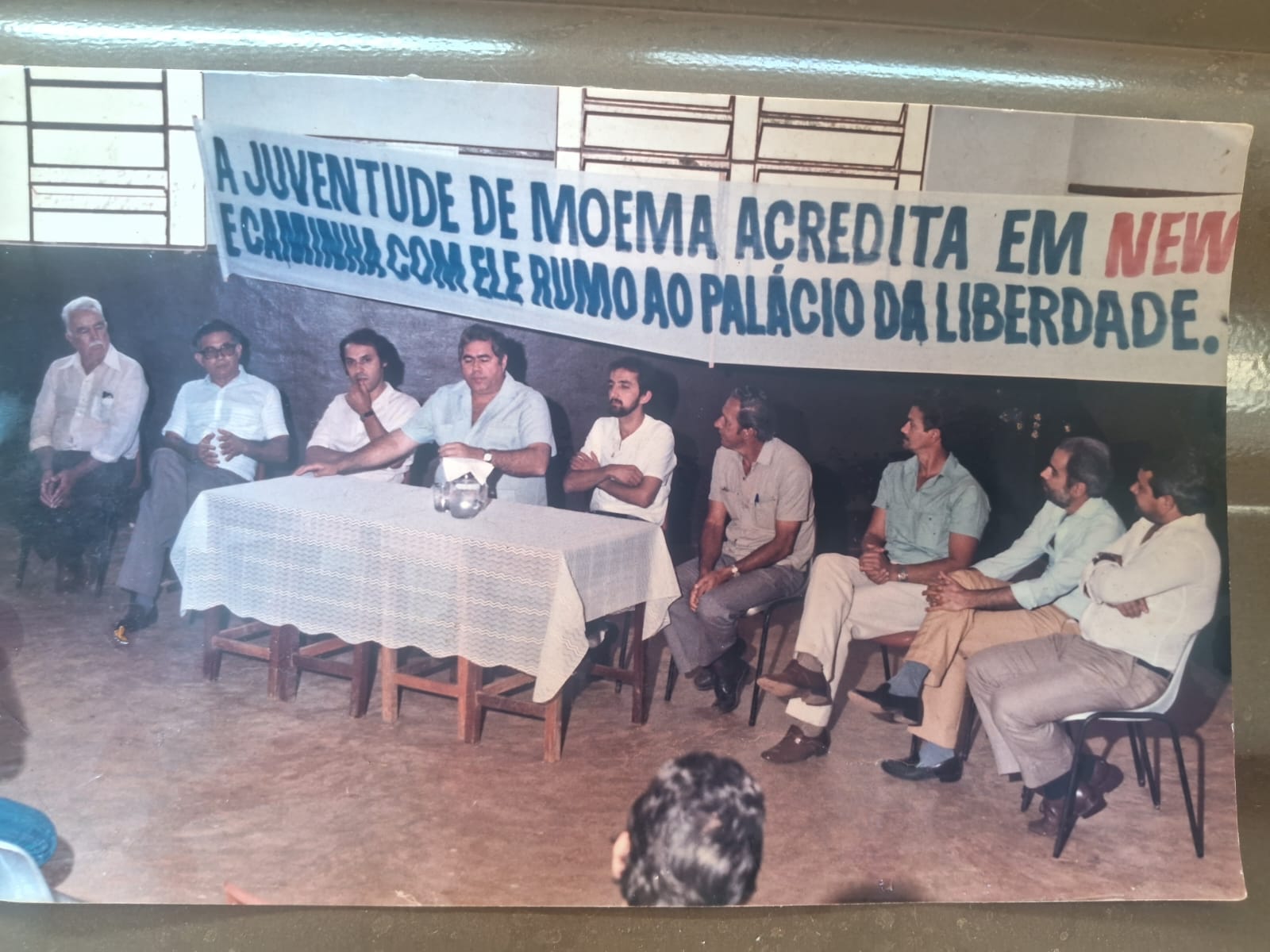 Comício rumo ao Palácio da Liberdade